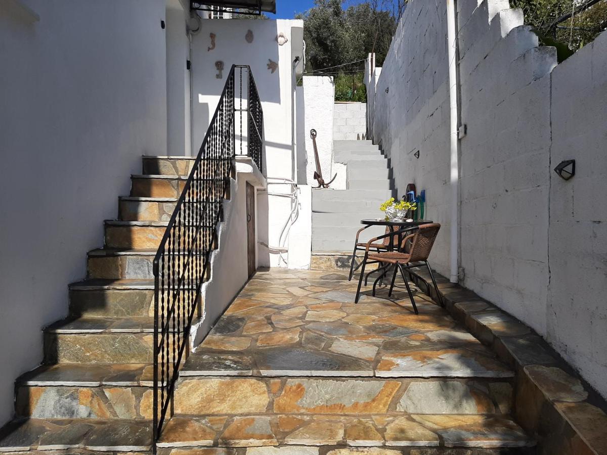 Chiona΄S Apartments By The Sea Paleo Trikeri Eksteriør bilde